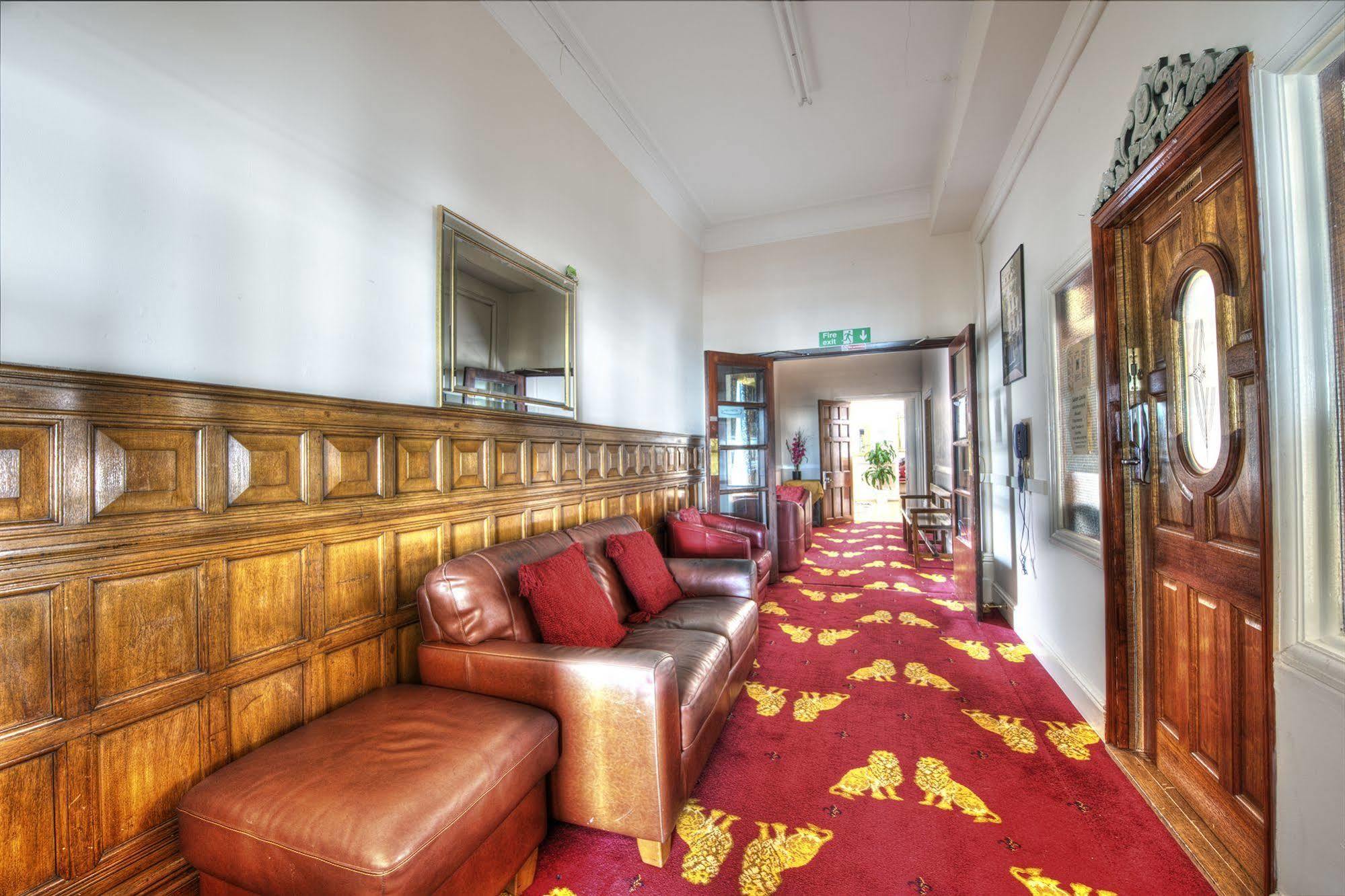 Albany Lions Hotel 伊斯特布恩 外观 照片